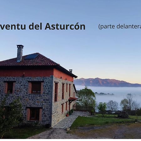 El Conventu Del Asturcon Casa de hóspedes Lago  Exterior foto